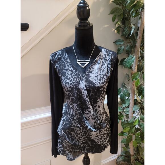 Dex Blouse Women’s Size M Black Gray Leopard Print V-Neck Long Sleeve Top - Picture 1 of 9